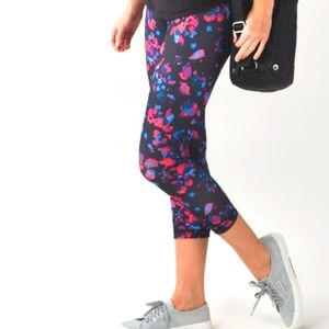 Lululemon size 8 mint condition retired wunder under high rise